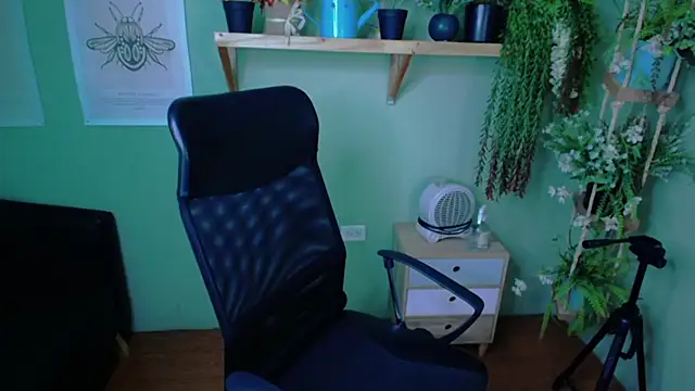 Fernanda   online show from 10.30.25