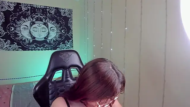 Snapshot of Fernanda__ chatting on 06.24.26 Fernanda online show from 06.24.26