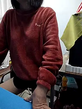 Haralushiaaa online show from 10.31.25