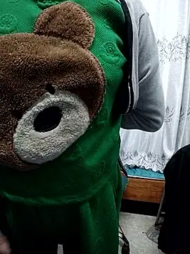 Haralushiaaa online show from 12.15.25