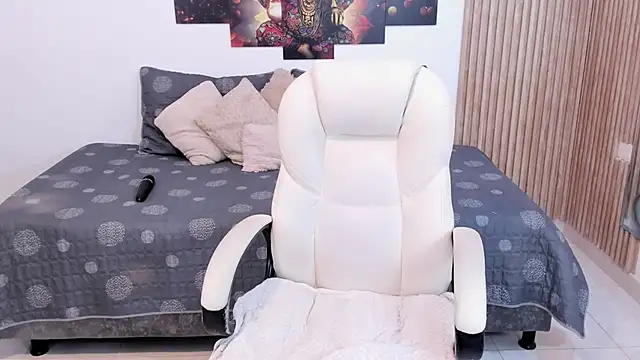  Lakshmi hotx online show from 10.30.25