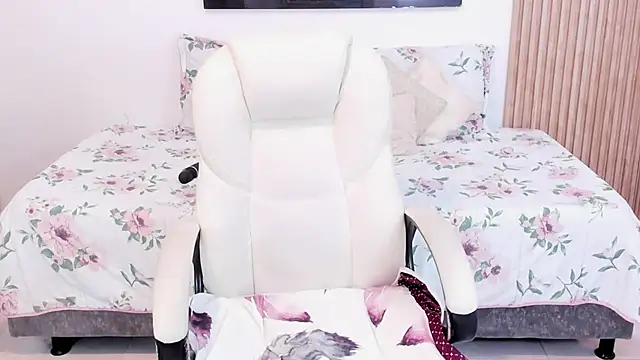  Lakshmi hotx online show from 11.05.25