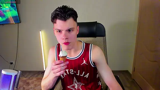 Aiden Sensual online show from 10.07.25