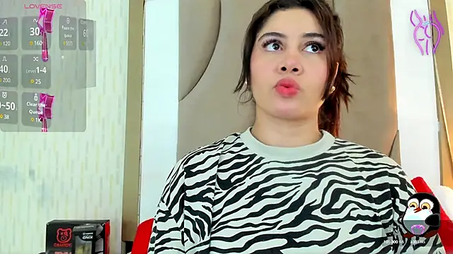 Snapshot of ThyaraJhons chatting on 01.28.25 ThyaraJhons online show from 01.28.25