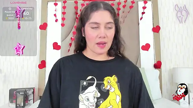 Snapshot of ThyaraJhons chatting on 02.15.25 ThyaraJhons online show from 02.15.25