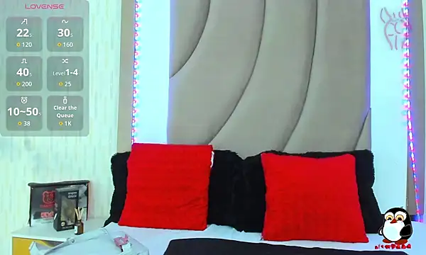 Snapshot of ThyaraJhons chatting on 09.19.25 ThyaraJhons online show from 09.19.25