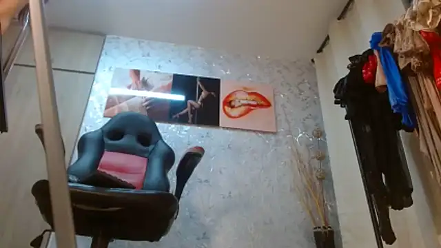 Samantabrown  online show from 02.12.26