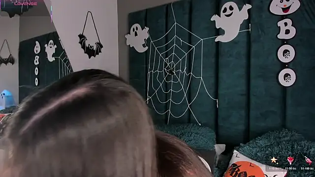 Snapshot of IsabellaGrey19 chatting on 11.04.25 IsabellaGrey19 online show from 11.04.25