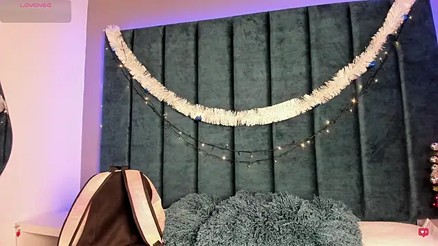 IsabellaGrey19 online show from 12.18.25