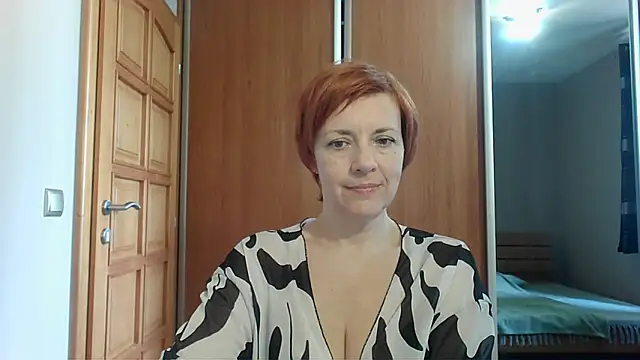 Snapshot of LoraLoraMay chatting on 04.20.26 LoraLoraMay online show from 04.20.26