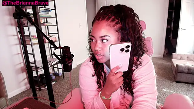 Snapshot of BriannaBrave chatting on 07.26.26 BriannaBrave online show from 07.26.26