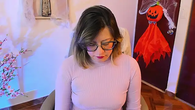 Snapshot of Chanelll_Taylorr_ chatting on 10.22.25 Chanelll Taylorr online show from 10.22.25