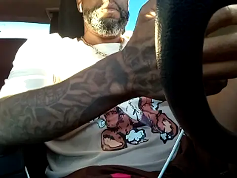 Snapshot of 3prettyboy3 chatting on 10.18.25 3prettyboy3 online show from 10.18.25