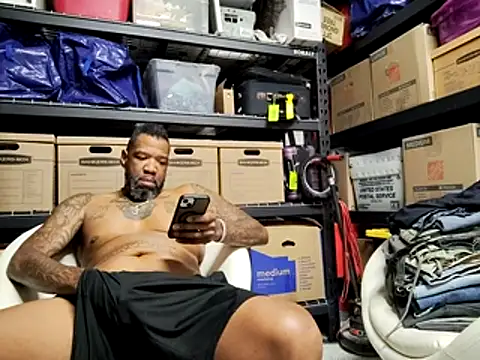 Snapshot of 3prettyboy3 chatting on 10.22.25 3prettyboy3 online show from 10.22.25