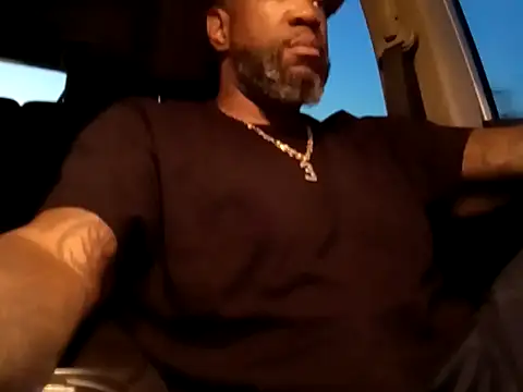 Snapshot of 3prettyboy3 chatting on 10.24.25 3prettyboy3 online show from 10.24.25