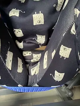 Snapshot of Milk_Mom99 chatting on 11.06.25 Milk Mom99 online show from 11.06.25