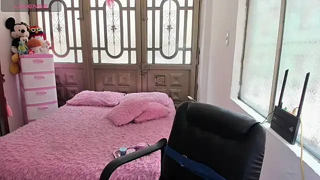 Snapshot of pamela_tcw chatting on 03.10.25 pamela tcw online show from 03.10.25