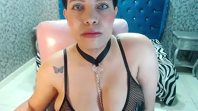 CurvyJulieth online show from 09.09.25