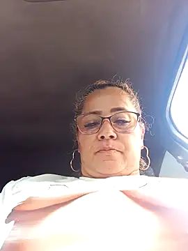 Snapshot of natally_ross21 chatting on 12.16.24 natally ross21 online show from 12.16.24