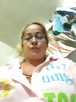 Snapshot of natally_ross21 chatting on 12.22.24 natally ross21 online show from 12.22.24