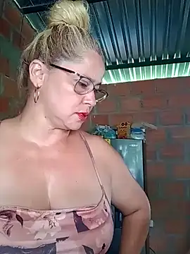 Snapshot of natally_ross21 chatting on 01.12.25 natally ross21 online show from 01.12.25