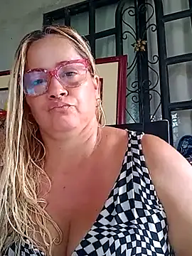 Snapshot of natally_ross21 chatting on 02.13.25 natally ross21 online show from 02.13.25