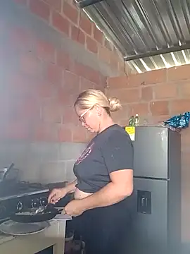 Snapshot of natally_ross21 chatting on 02.14.25 natally ross21 online show from 02.14.25