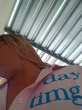 Snapshot of natally_ross21 chatting on 03.02.25 natally ross21 online show from 03.02.25