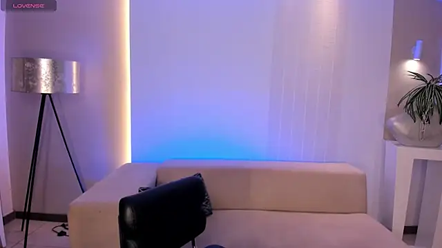 SamanthaKlein  online show from 10.27.25