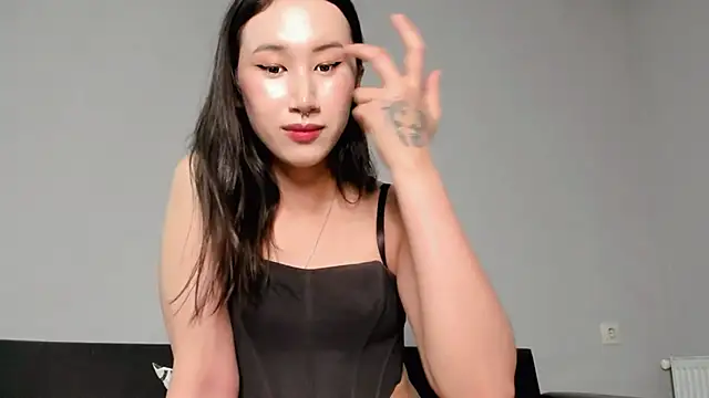 Snapshot of asian_kiya chatting on 11.19.25 asian kiya online show from 11.19.25