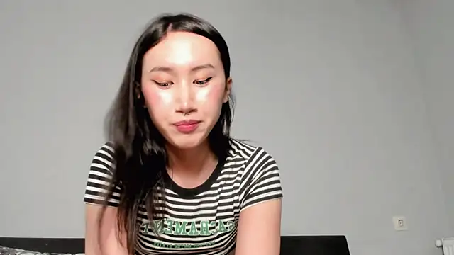 Snapshot of asian_kiya chatting on 11.27.25 asian kiya online show from 11.27.25