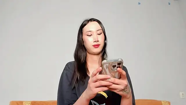 Snapshot of asian_kiya chatting on 12.16.25 asian kiya online show from 12.16.25