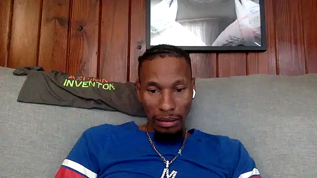 Snapshot of KingDerRico chatting on 10.23.25 KingDerRico online show from 10.23.25