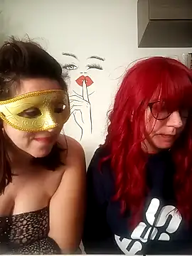 Snapshot of carolyne2023 chatting on 01.29.25 carolyne2023 online show from 01.29.25