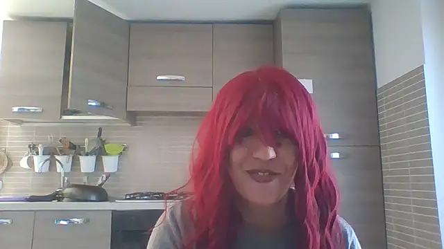 Snapshot of carolyne2023 chatting on 03.07.25 carolyne2023 online show from 03.07.25