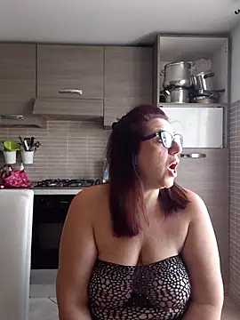 Snapshot of carolyne2023 chatting on 11.05.25 carolyne2023 online show from 11.05.25