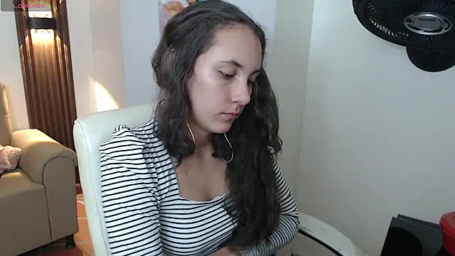 xlunna online show from 10.15.25