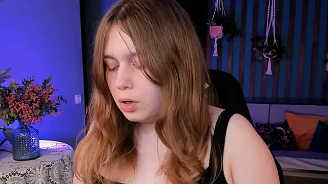 Snapshot of FioraMarmoris chatting on 10.14.25 FioraMarmoris online show from 10.14.25