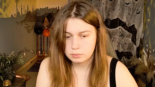 Snapshot of FioraMarmoris chatting on 10.18.25 FioraMarmoris online show from 10.18.25