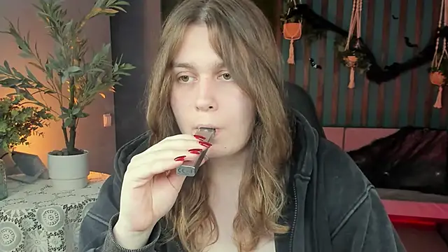 Snapshot of FioraMarmoris chatting on 10.23.25 FioraMarmoris online show from 10.23.25