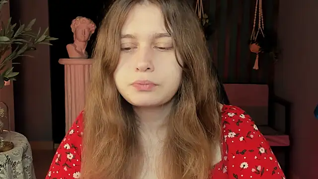 Snapshot of FioraMarmoris chatting on 11.04.25 FioraMarmoris online show from 11.04.25