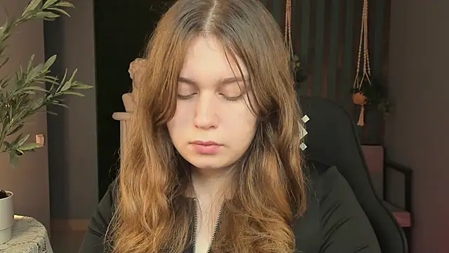 Snapshot of FioraMarmoris chatting on 11.07.25 FioraMarmoris online show from 11.07.25