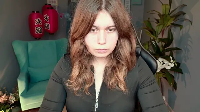 Snapshot of FioraMarmoris chatting on 11.13.25 FioraMarmoris online show from 11.13.25