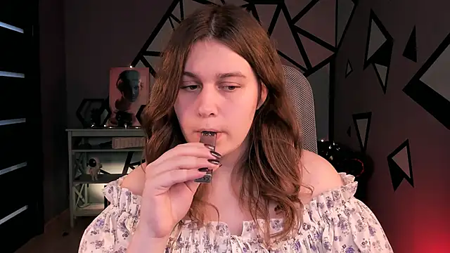 Snapshot of FioraMarmoris chatting on 11.14.25 FioraMarmoris online show from 11.14.25