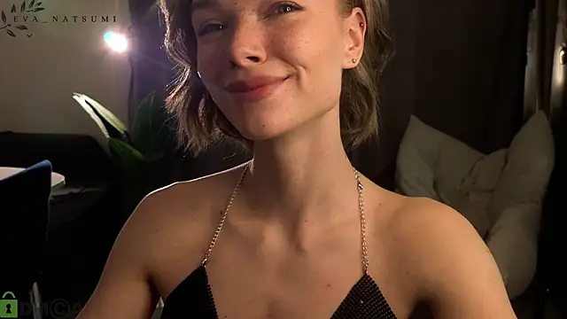 Snapshot of Eva_Natsumi chatting on 10.25.25 Eva Natsumi online show from 10.25.25