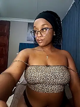 Queen-Chocolate online show from 11.05.25