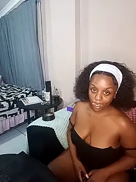 Snapshot of Queen-Chocolate chatting on 02.05.26 Queen-Chocolate online show from 02.05.26