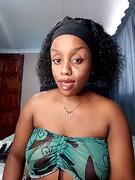 Snapshot of Queen-Chocolate chatting on 02.11.26 Queen-Chocolate online show from 02.11.26