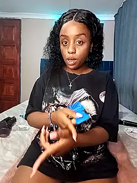 Snapshot of Queen-Chocolate chatting on 03.01.26 Queen-Chocolate online show from 03.01.26