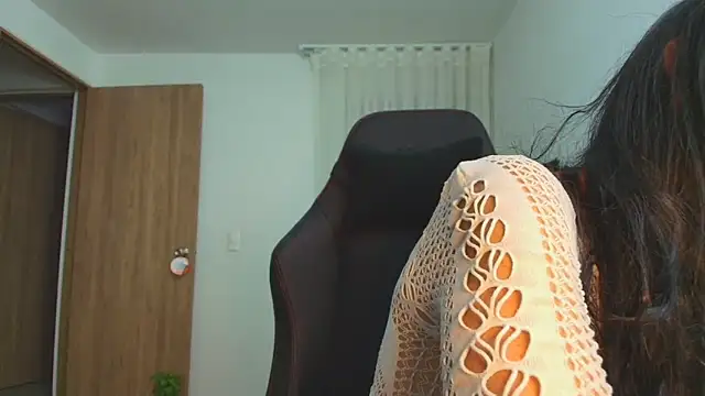 Snapshot of Kasandra_Mature_ chatting on 12.31.24 Kasandra Mature online show from 12.31.24